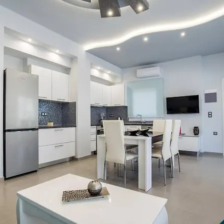 Isalos Apartmán *